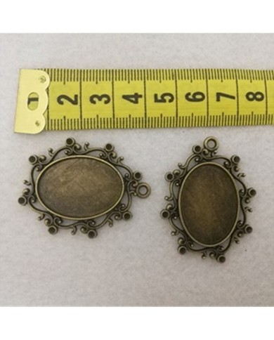 Kenarı İşlemeli Antika Kolye Ucu Kenarı İşlemeli Antika Kolye Ucu