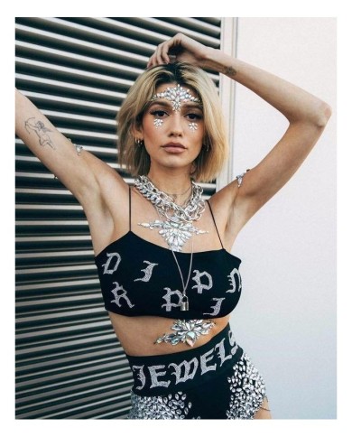 YAPIŞKANLI VÜCUT TAŞI GÖĞÜS ARASI MODEL XT 05